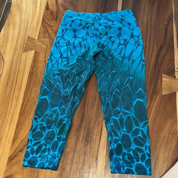 4/50% off | Athletic Geometric Blue Leggings - Picture 3 of 7